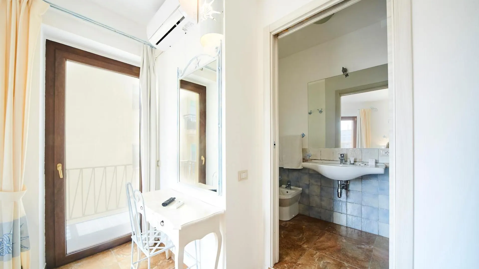 Le Conchiglie Alghero Hotel 2*,